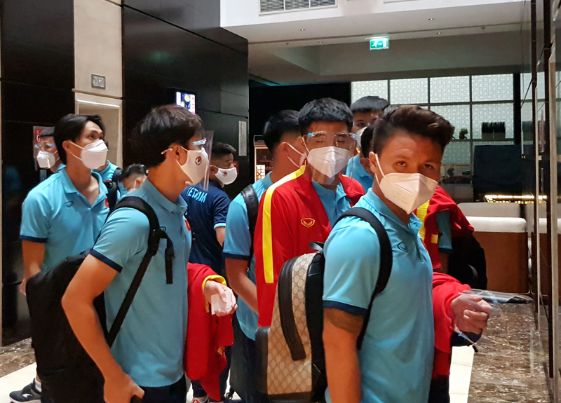 Tuyển Việt Nam c&oacute; mặt tại UAE, quyết t&acirc;m đạt kết quả tốt nhất trước đội tuyển Trung Quốc - Ảnh 6.