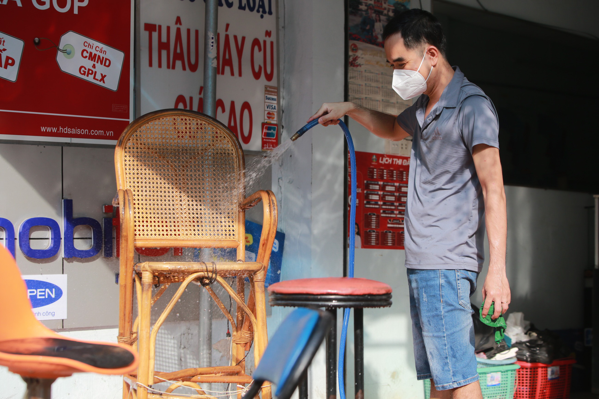 Những h&igrave;nh ảnh lạ m&agrave; rất quen ng&agrave;y đầu ti&ecirc;n TP HCM mở cửa - Ảnh 12.