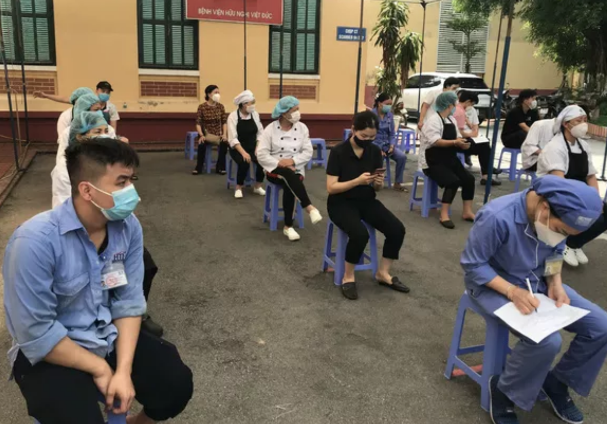 Kết quả x&eacute;t nghiệm hơn 1.400 mẫu li&ecirc;n quan 2 ca mắc Covid-19 tại Bệnh viện Việt Đức - Ảnh 3.