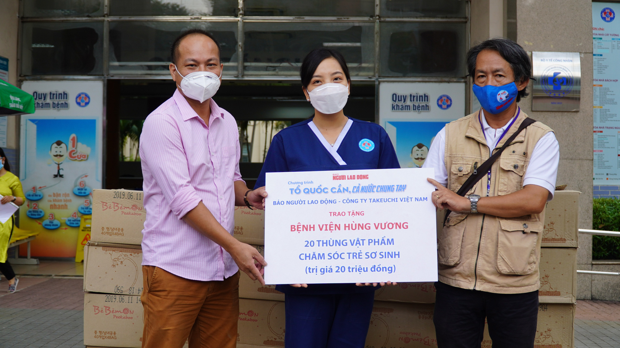 Mang &ldquo;vắc-xin tinh thần&rdquo; đến Bệnh viện Từ Dũ, Bệnh viện H&ugrave;ng Vương - Ảnh 2.