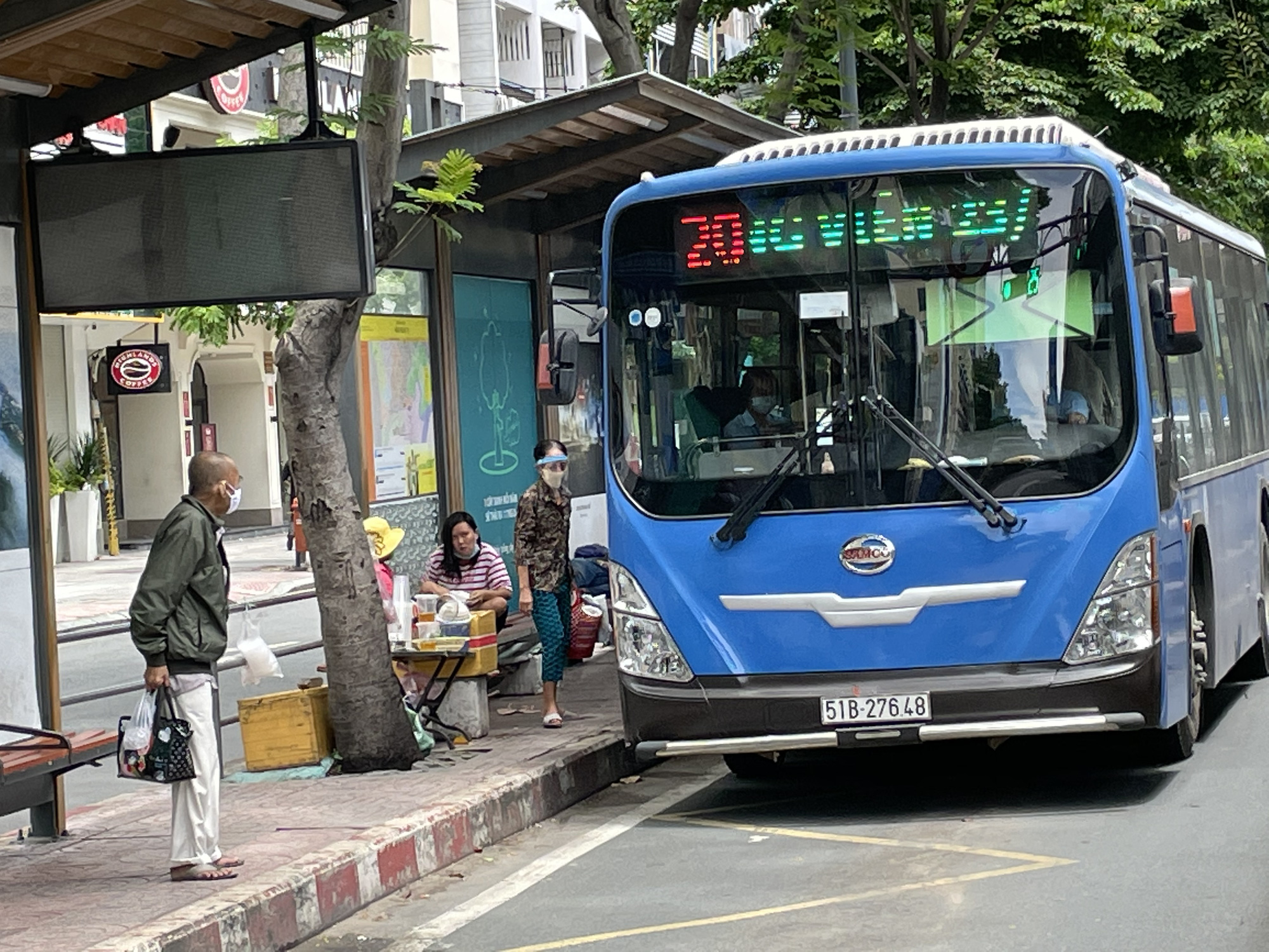 Xe khách, xe buýt, ôtô công nghệ ở TP HCM hoạt động trở lại từ 5-10