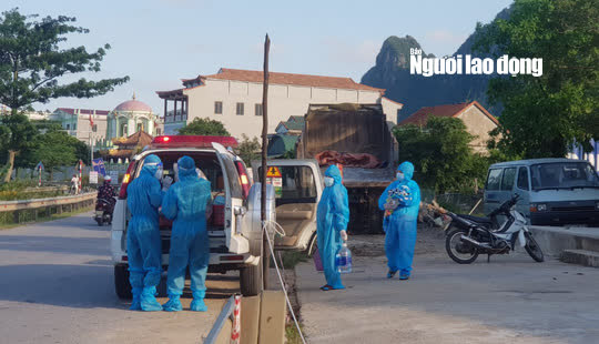 Cháu bé vừa sinh 5 ngày đã nhiễm SARS-CoV-2