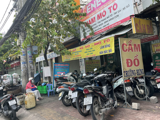 Những h&igrave;nh ảnh lạ m&agrave; rất quen ng&agrave;y đầu ti&ecirc;n TP HCM mở cửa - Ảnh 26.