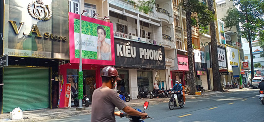 Những h&igrave;nh ảnh lạ m&agrave; rất quen ng&agrave;y đầu ti&ecirc;n TP HCM mở cửa - Ảnh 20.
