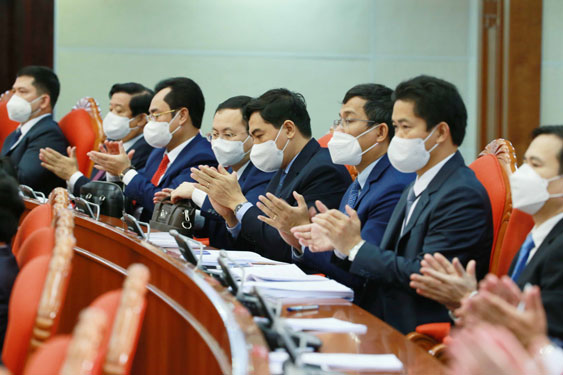 Xây dựng Đảng: Cán bộ là then chốt