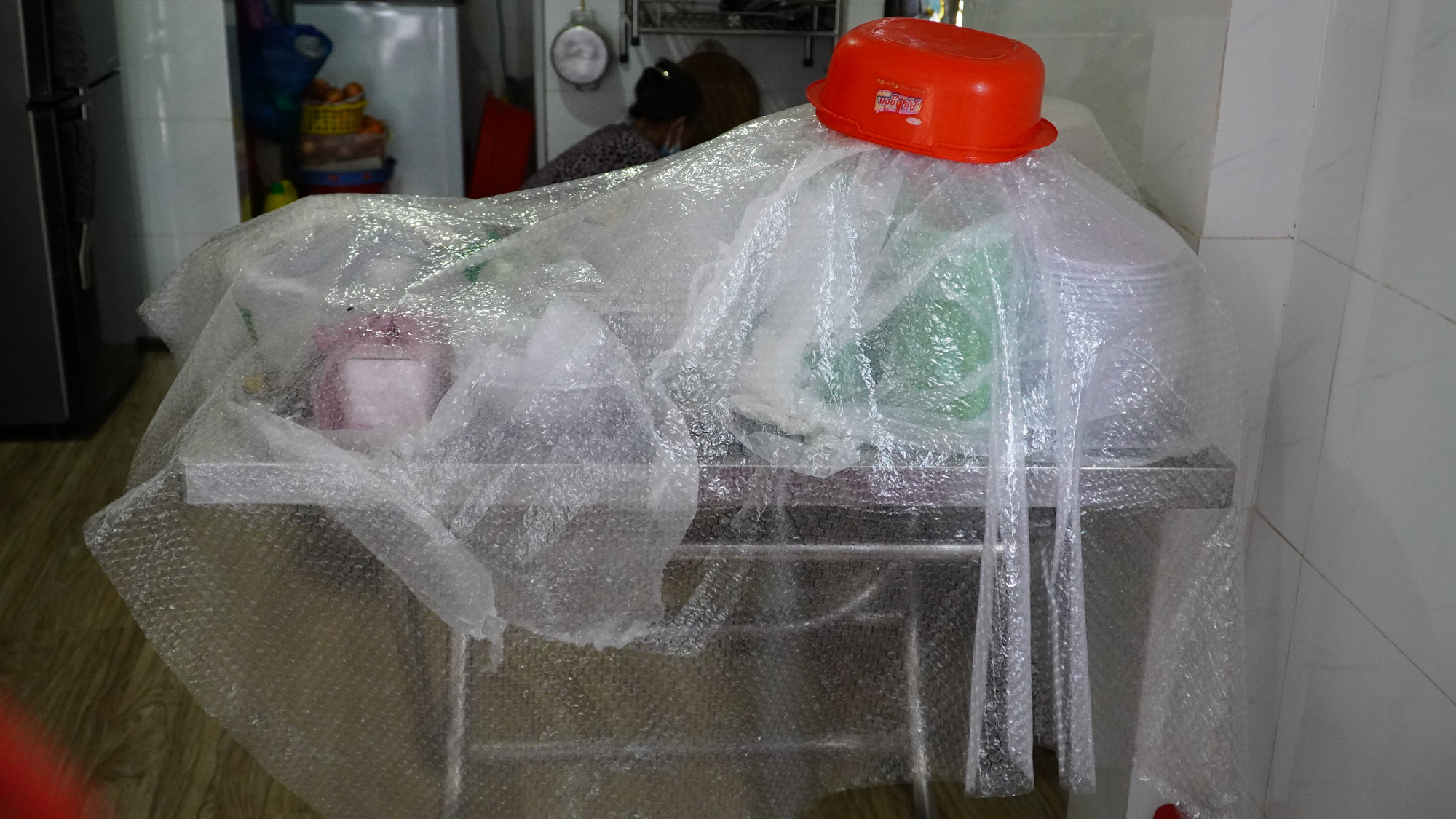 TP HCM: Bán mang về ế ẩm, hàng quán tại quận 7 chờ ngày phục vụ tại chỗ - Ảnh 4.