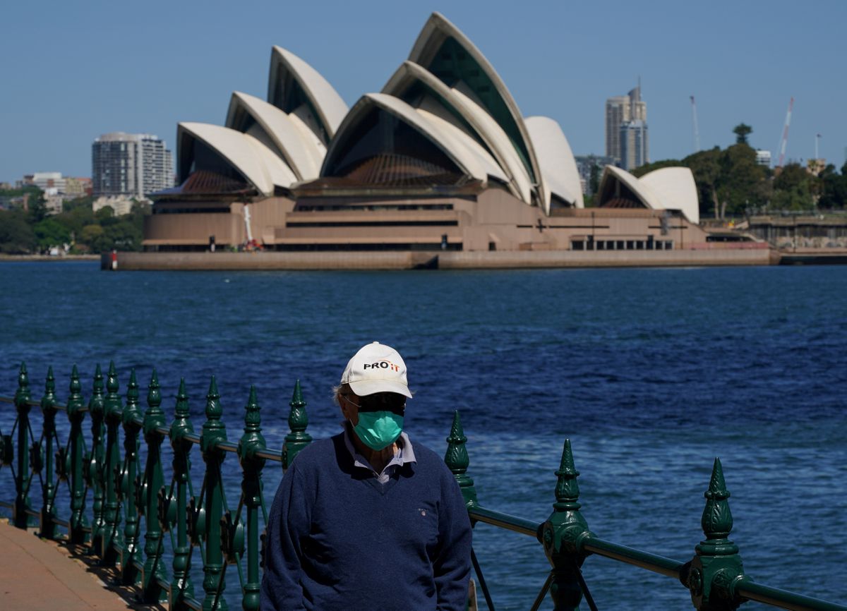 Cận cảnh Sydney vui như hội sau 100 ng&agrave;y vật v&atilde; - Ảnh 1.