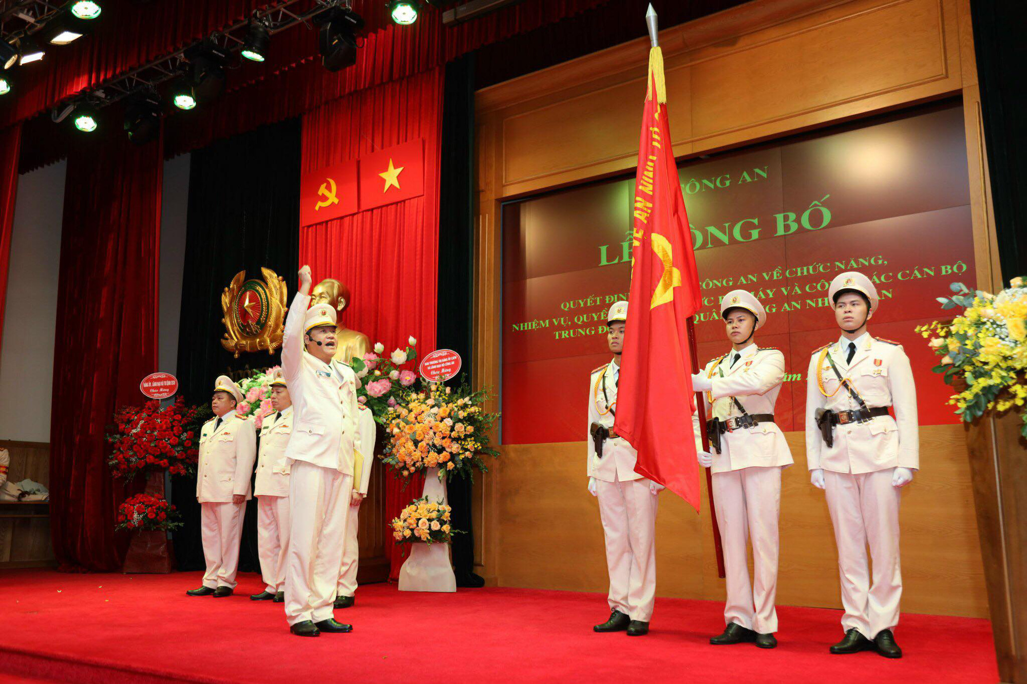 Ra mắt Trung đo&agrave;n Kh&ocirc;ng qu&acirc;n C&ocirc;ng an nh&acirc;n d&acirc;n - Ảnh 2.