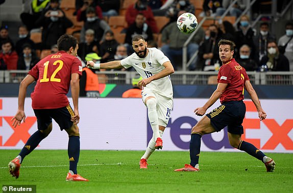 Karim Benzema: Cầu thủ hay nhất châu Âu mùa giải 2021-2022 - Ảnh 3.