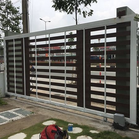 Mẫu cửa cổng sắt lùa đẹp, phổ biến hiện nay - Ảnh 10. Mẫu cửa cổng sắt lùa đẹp, phổ biến hiện nay - Ảnh 10.