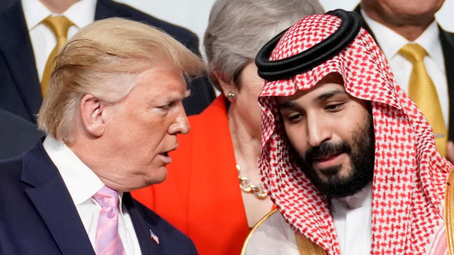 Bất ngờ số quà tặng "đáng xấu hổ" Ả Rập Saudi tặng ông Trump