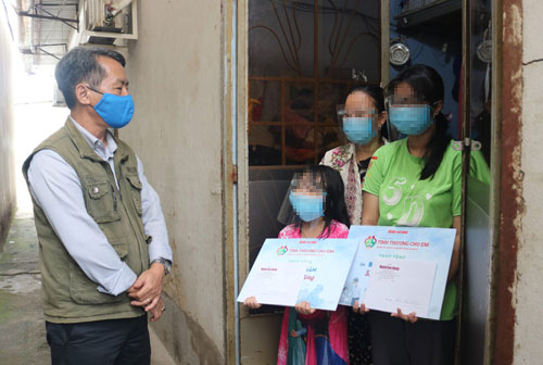 Chương trình “Tình thương cho em”: Cha ra đi chưa kịp nói lời từ biệt...