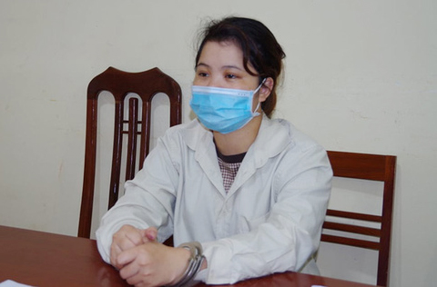 Một phụ nữ giả giọng đàn ông lừa "người tình" hơn 4 tỉ đồng
