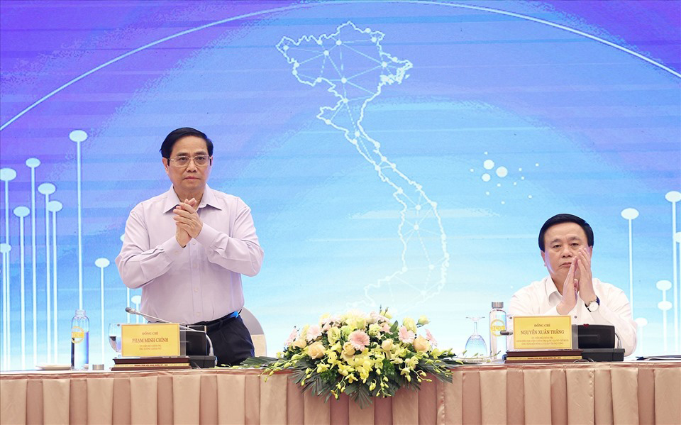 Tập trung khôi phục thị trường lao động