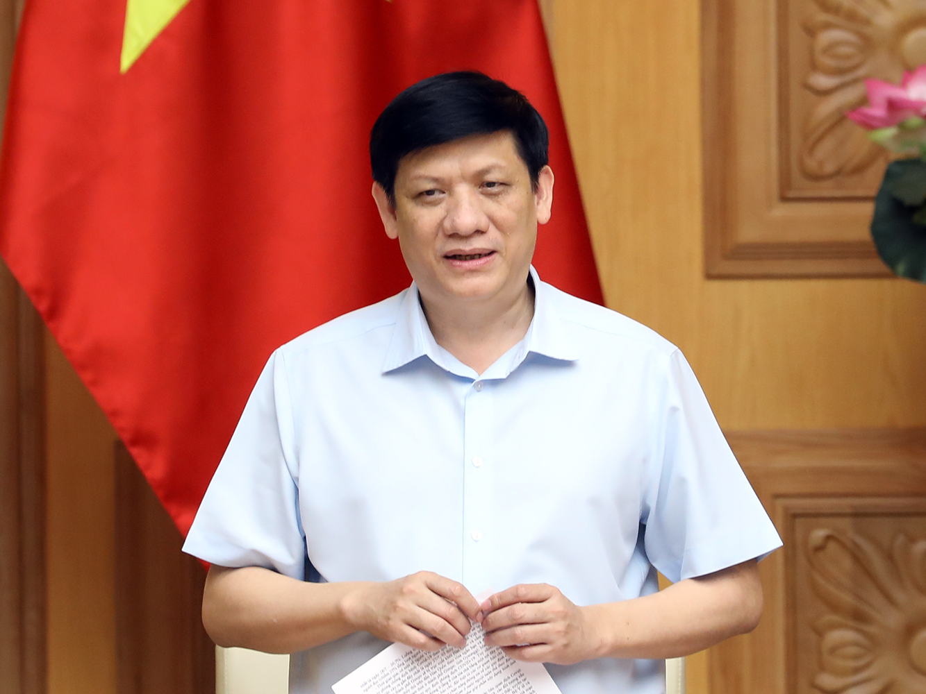 Bộ trưởng Bộ Y tế lên tiếng về nguồn cung vắc-xin Covid-19 khan hiếm