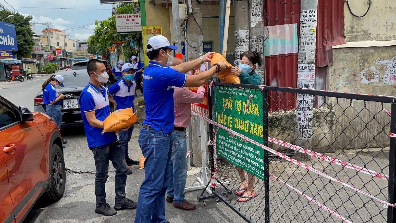Nhiều người khó khăn được Quỹ Từ thiện Kim Oanh hỗ trợ