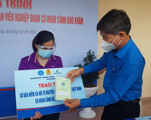 San sẻ với đoàn viên nghiệp đoàn và con công nhân khó khăn