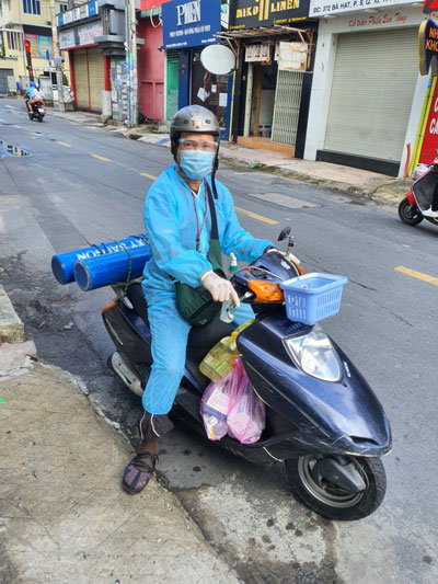 Vợ chồng bác sĩ hết lòng vì F0
