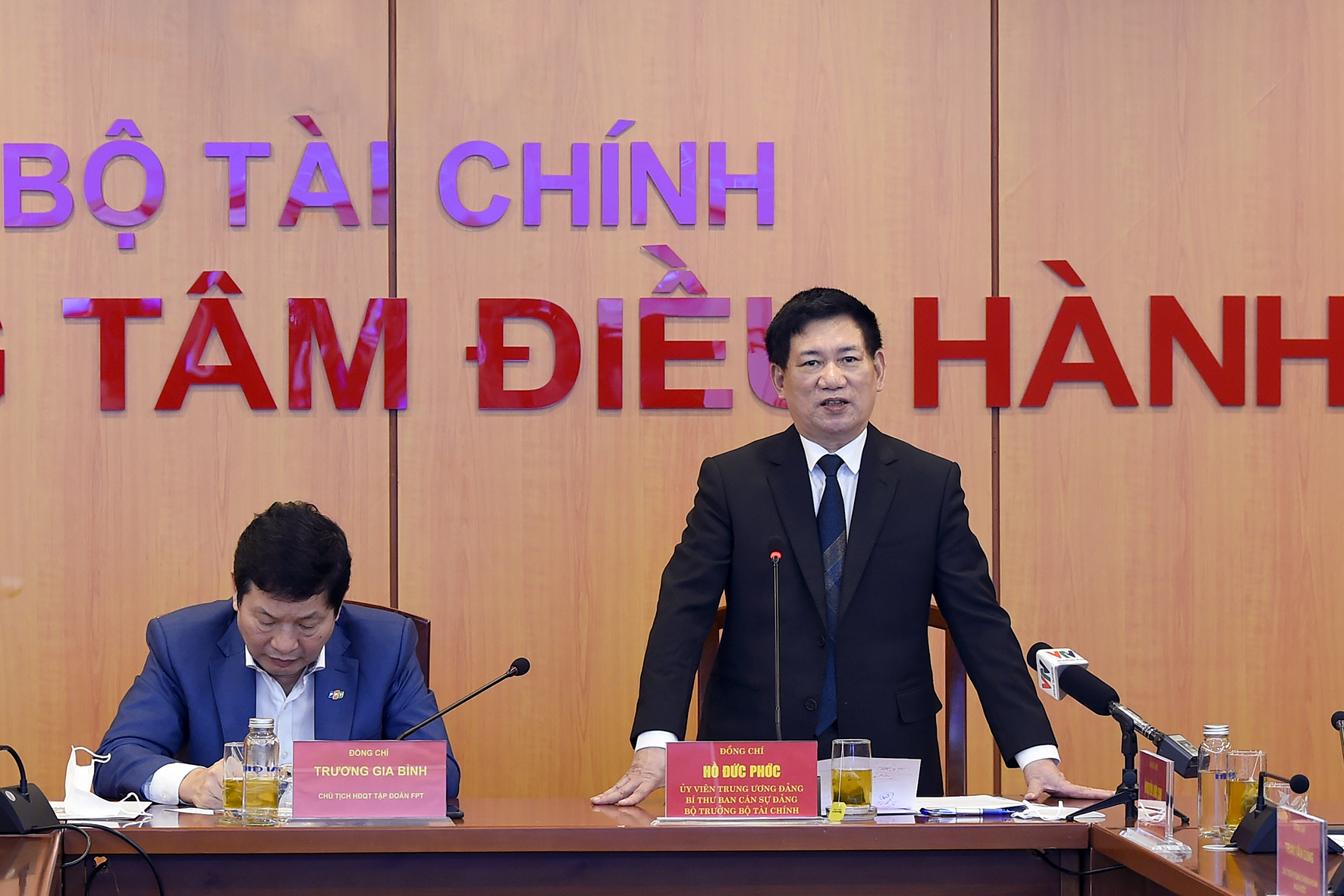 Bộ Tài chính làm việc với FPT và SOVICO, đánh giá kết quả xử lý sự cố nghẽn lệnh tại HOSE