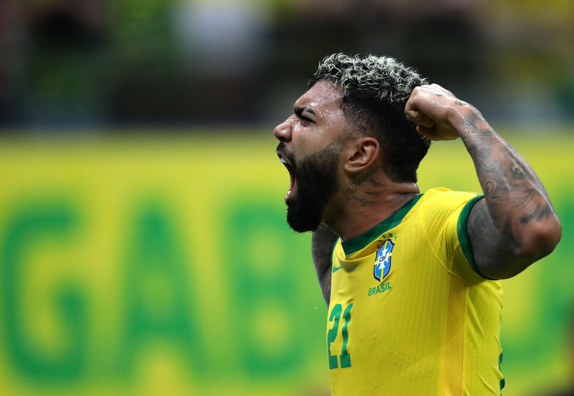 Suarez so t&agrave;i ghi b&agrave;n với Neymar, Uruguay thảm bại trước Brazil - Ảnh 6.