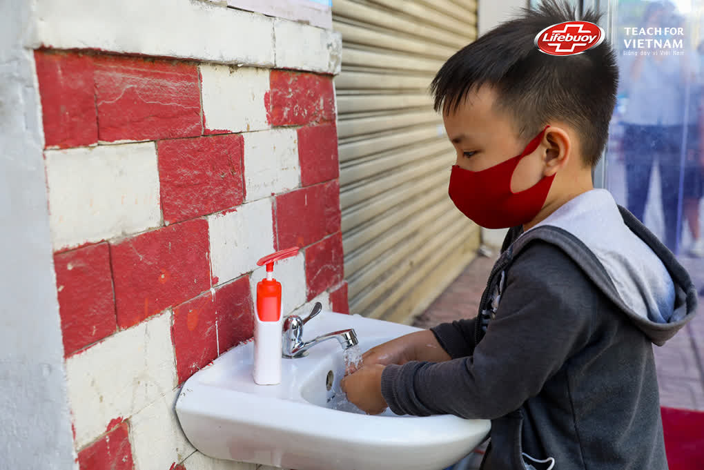 Tạo thói quen rửa tay phòng dịch đến 10.000 trẻ em học sinh