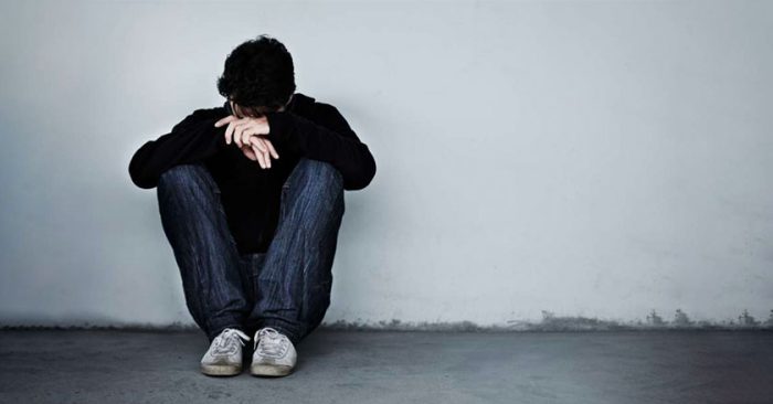 Buồn vì cảm giác bị người thân xa lánh