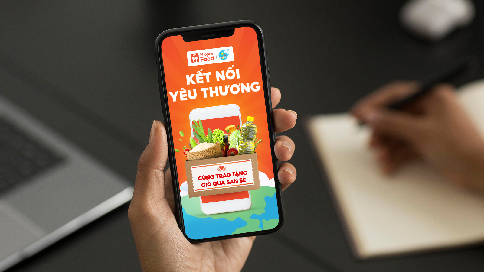 Mua giỏ quà trên ShopeeFood tặng phụ nữ, trẻ em khó khăn do dịch Covid-19