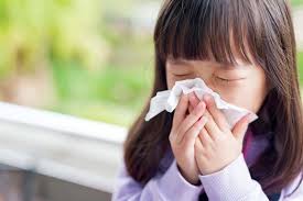 Bé 5 tuổi mắc Covid-19, CT chỉ 20, theo dõi tại nhà có sao không?