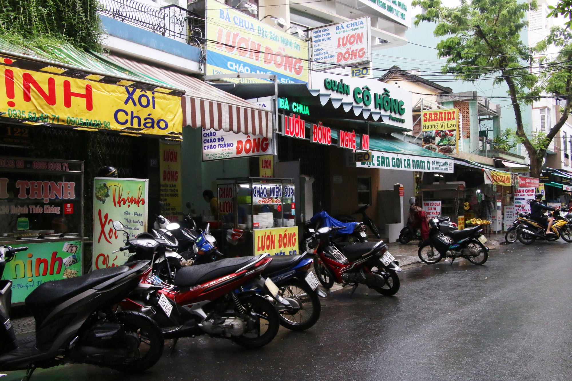 Ng&agrave;y đầu Đ&agrave; Nẵng &ldquo;th&iacute;ch ứng an to&agrave;n&rdquo;: H&agrave;ng qu&aacute;n tấp nập, chủ qu&aacute;n mừng muốn kh&oacute;c - Ảnh 8.