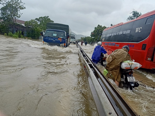 Quảng Nam, Thừa Thi&ecirc;n- Huế, Quảng Trị: Mưa lớn, ngập lụt, người mất t&iacute;ch - Ảnh 5.