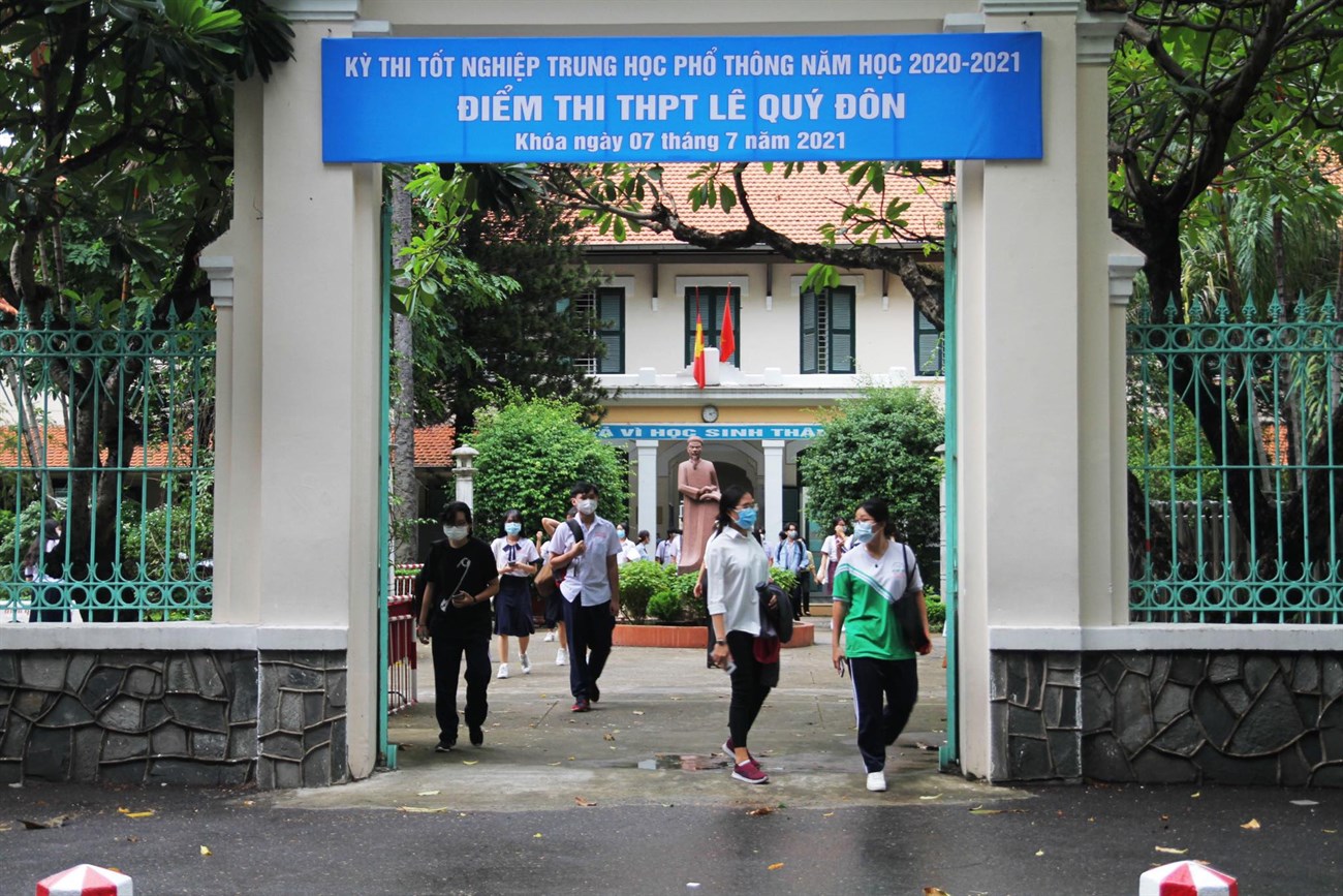 Cần "liên minh" để tổ chức thi, giảm chi phí