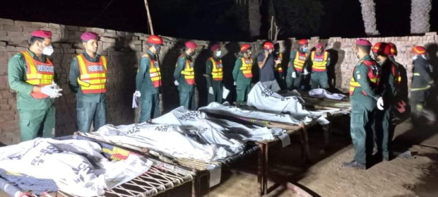 Pakistan: Cha phóng hỏa sát hại cả nhà 2 con gái vì lý do rợn người