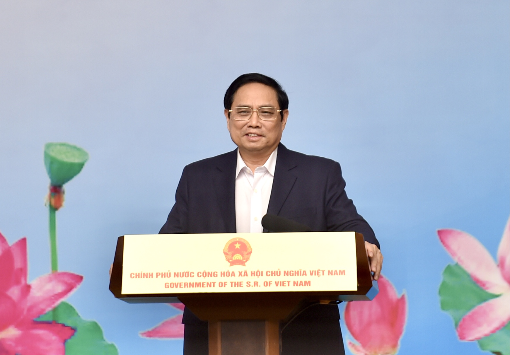 Thủ tướng: Hơn 24.000 y b&aacute;c sĩ... l&agrave; hơn 24.000 b&ocirc;ng hoa đẹp - Ảnh 3.