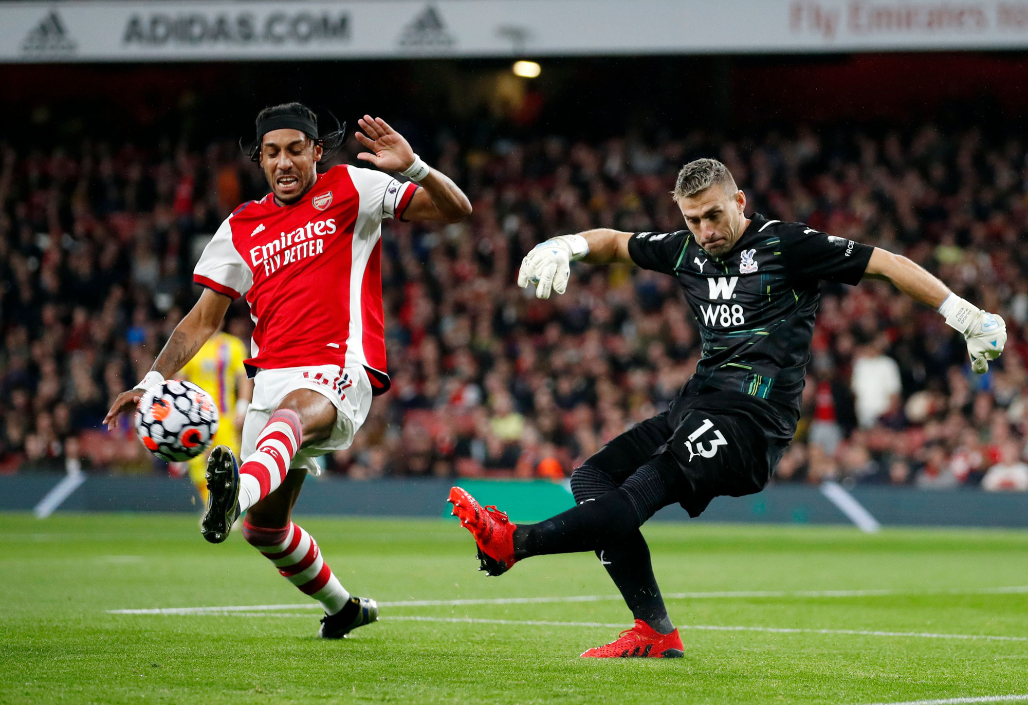 Sao Nhật Bản tho&aacute;t thẻ đỏ, Arsenal su&yacute;t bại trận trước cố nh&acirc;n Vieira - Ảnh 4.