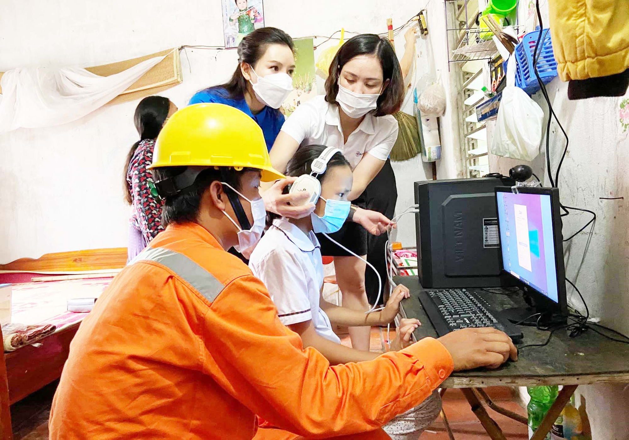 EVN tiếp tục tháo gỡ khó khăn, đẩy nhanh tiến độ - Ảnh 1.
