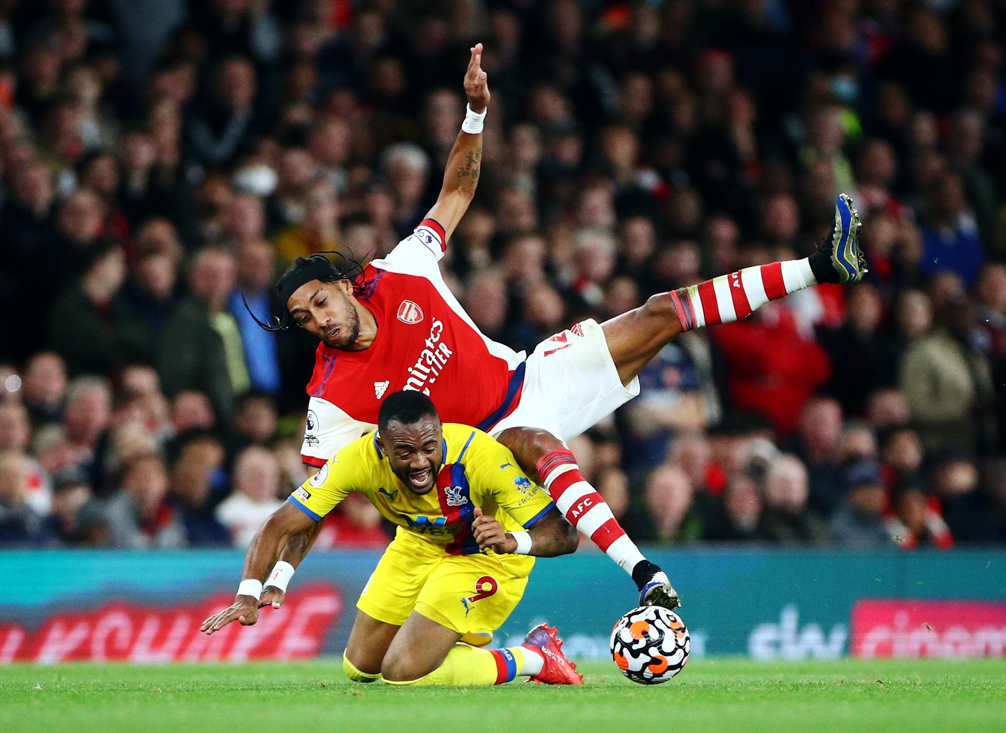 Sao Nhật Bản tho&aacute;t thẻ đỏ, Arsenal su&yacute;t bại trận trước cố nh&acirc;n Vieira - Ảnh 5.