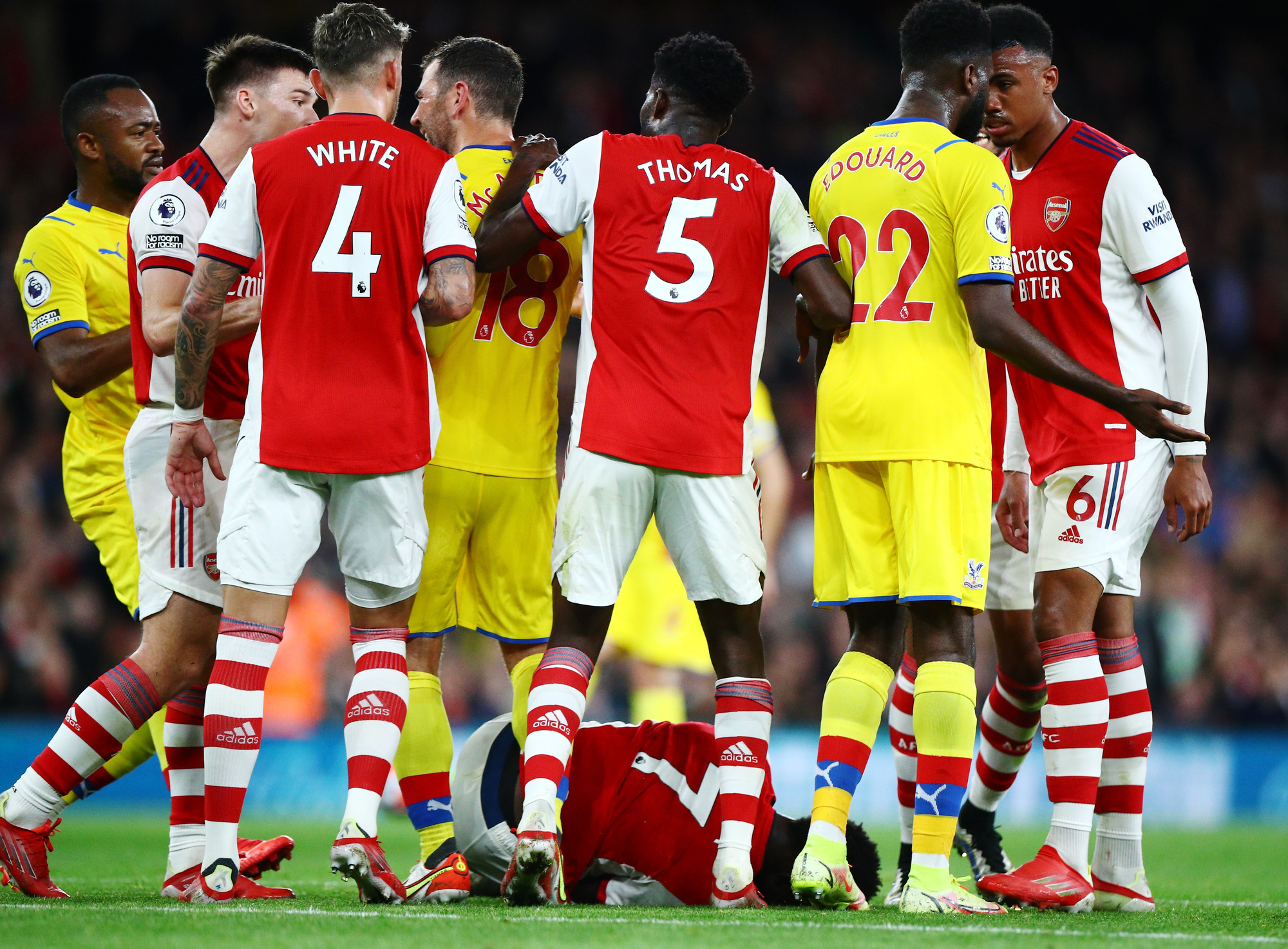 Sao Nhật Bản tho&aacute;t thẻ đỏ, Arsenal su&yacute;t bại trận trước cố nh&acirc;n Vieira - Ảnh 3.