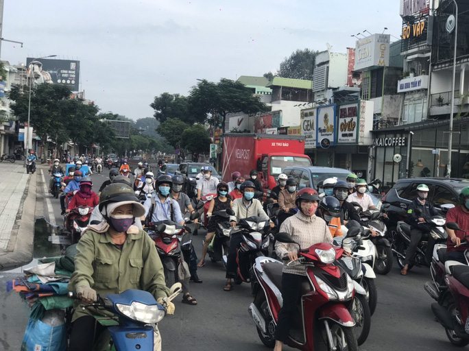 Đừng vội ra đường khi không thật cần thiết!