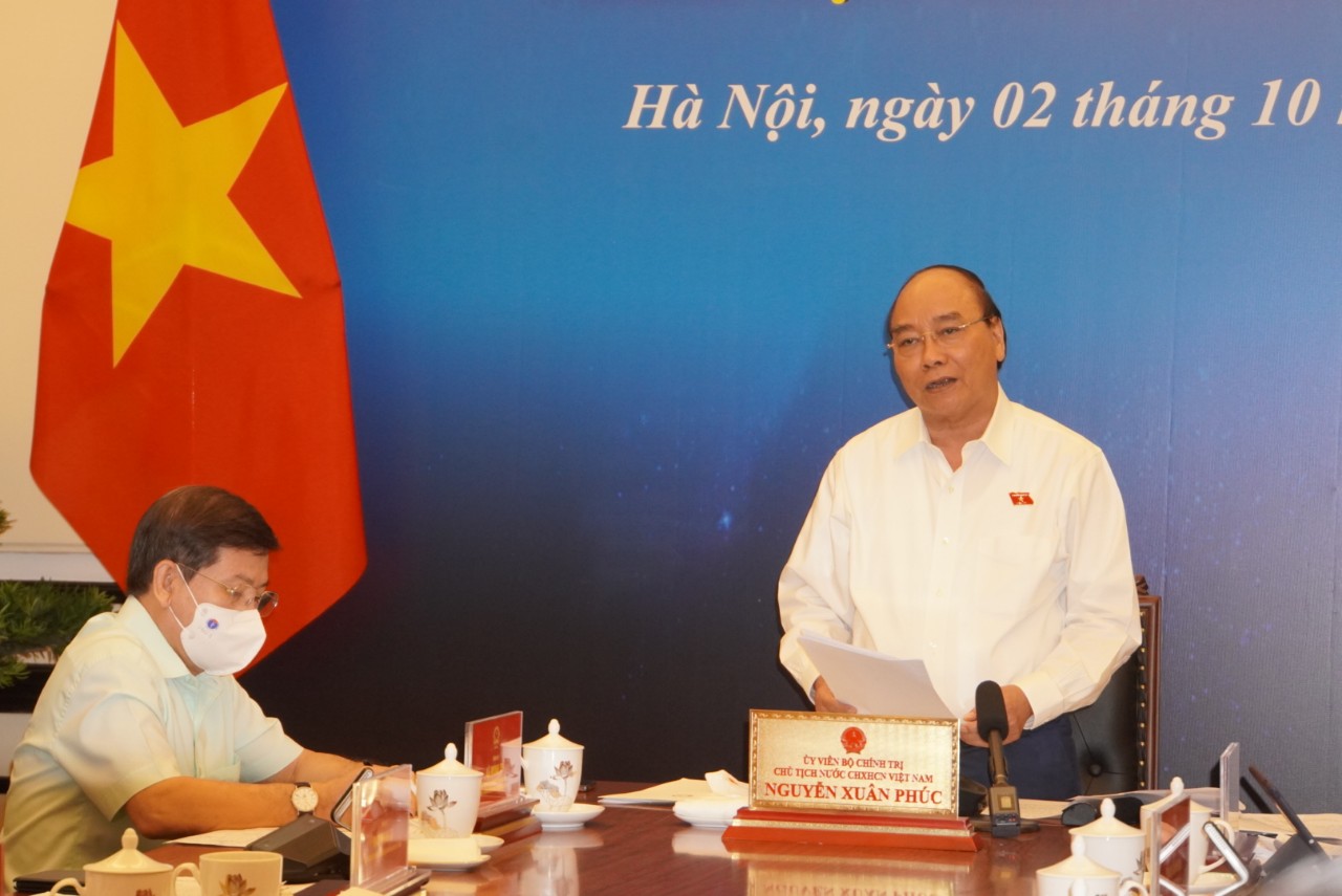 Chủ tịch nước: Mở dần đường bay thương mại, kh&ocirc;ng &aacute;p dụng gi&atilde;n c&aacute;ch qu&aacute; d&agrave;i - Ảnh 3.
