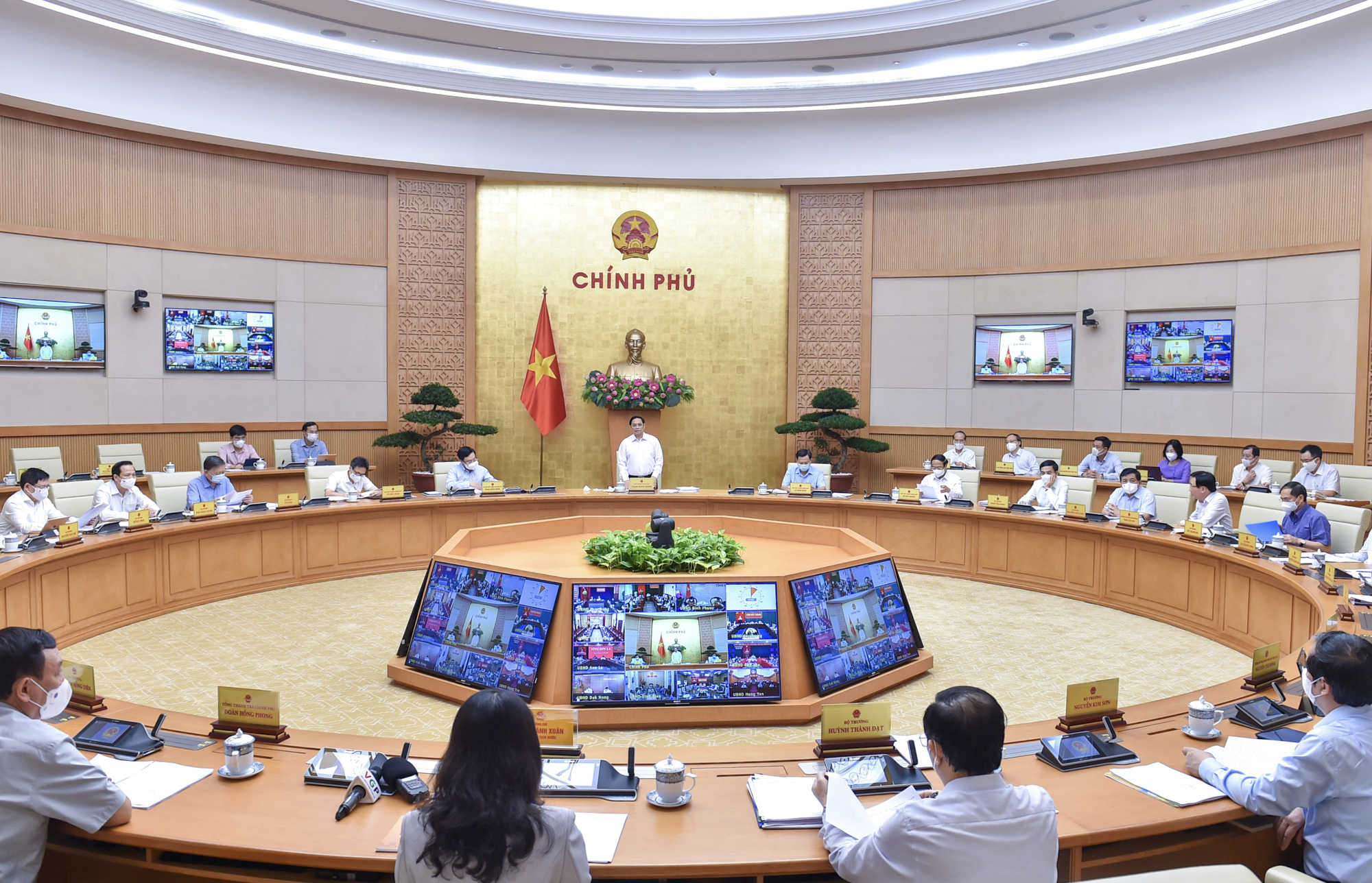 Từng bước mở cửa trở lại, đưa cuộc sống về điều kiện b&igrave;nh thường mới - Ảnh 1.