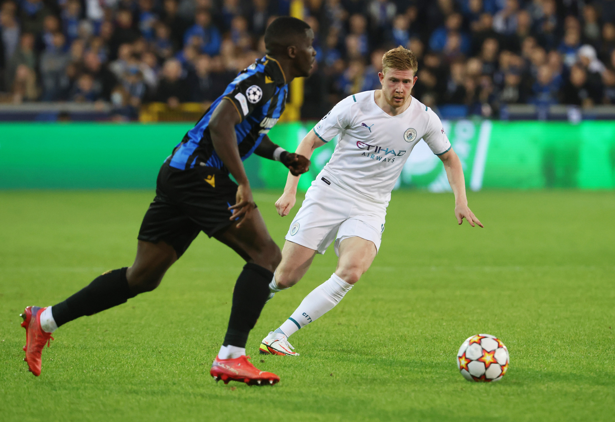 Tài năng 19 tuổi lập công ấn định chiến thắng giòn giã cho Manchester City - Ảnh 5.