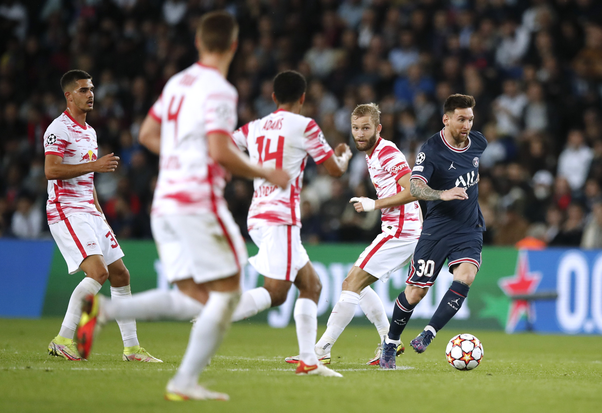 Messi lập cú đúp bàn thắng, PSG vững ngôi đầu bảng Champions League - Ảnh 4.