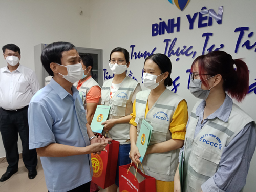 Hỗ trợ người lao động vượt khó
