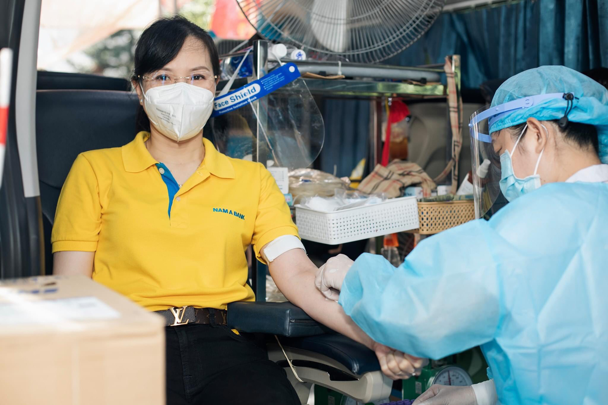 Hành trình 10 năm hiến máu cứu người ở một ngân hàng
