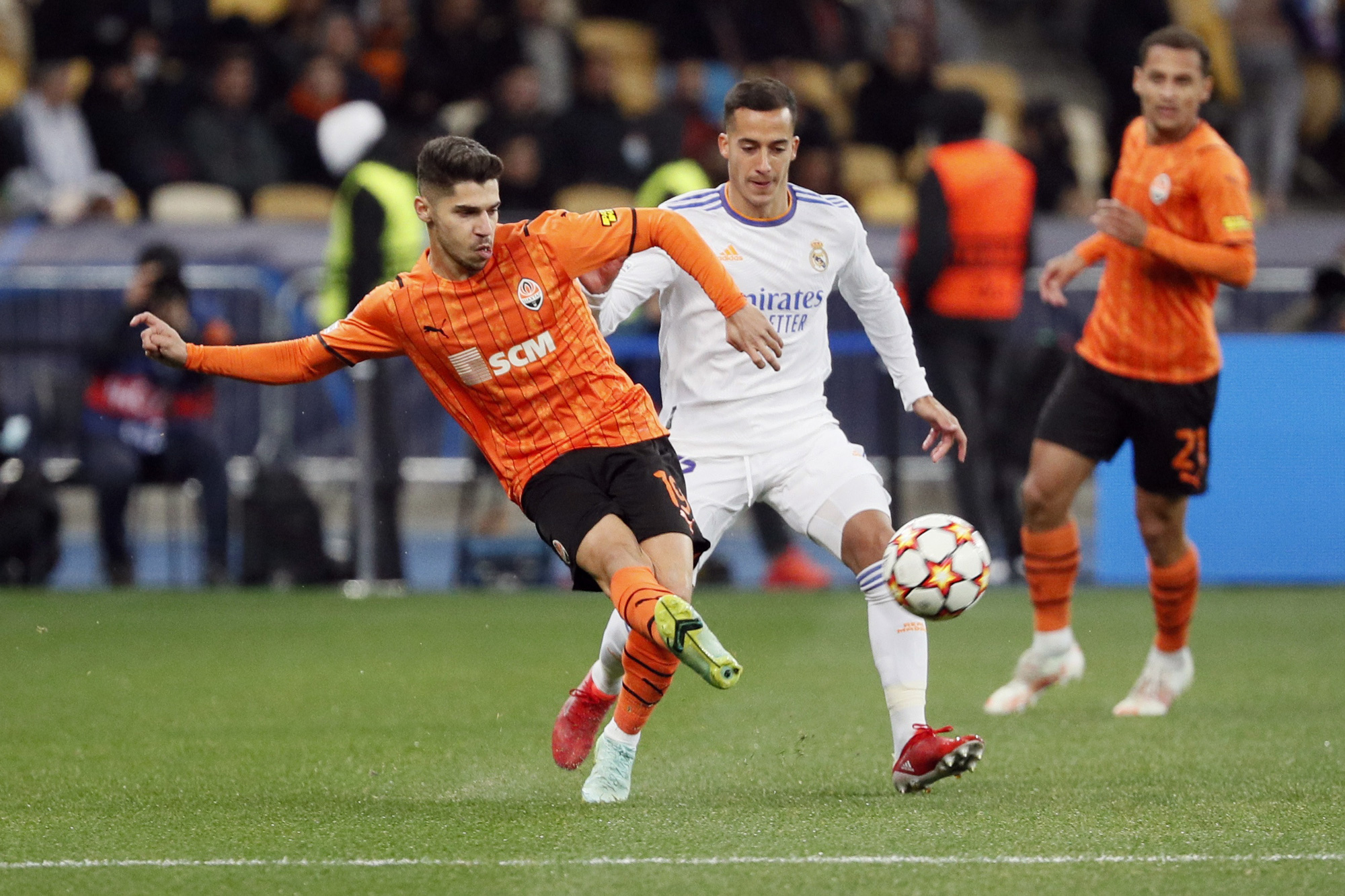 Thắng hủy diệt Shakhtar Donetsk, Real Madrid chạy đ&agrave; chờ si&ecirc;u kinh điển - Ảnh 3.