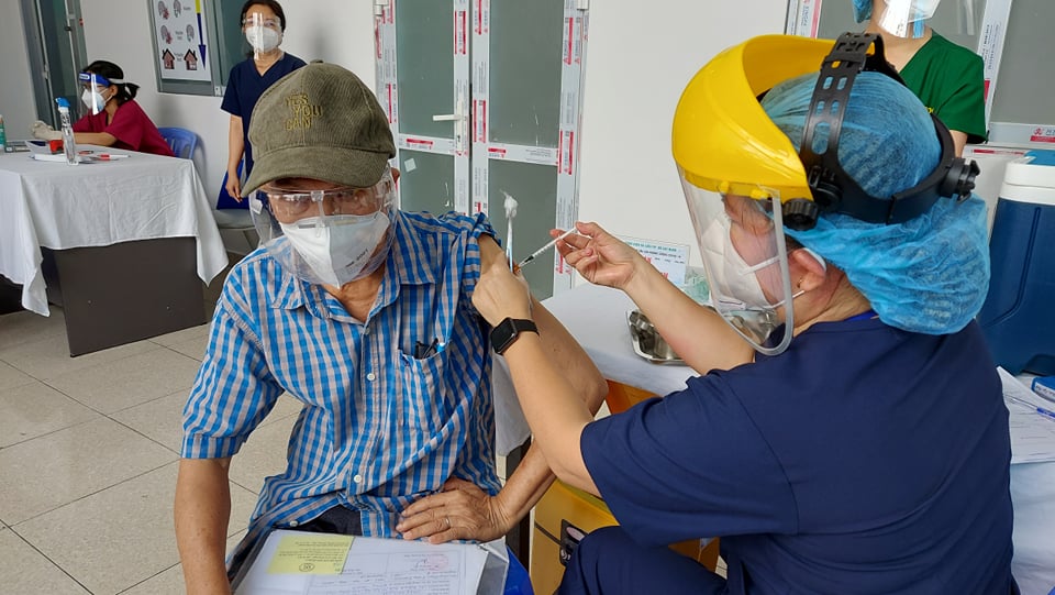 Sau khi khỏi Covid-19 có miễn nhiễm luôn không? - Ảnh 1.