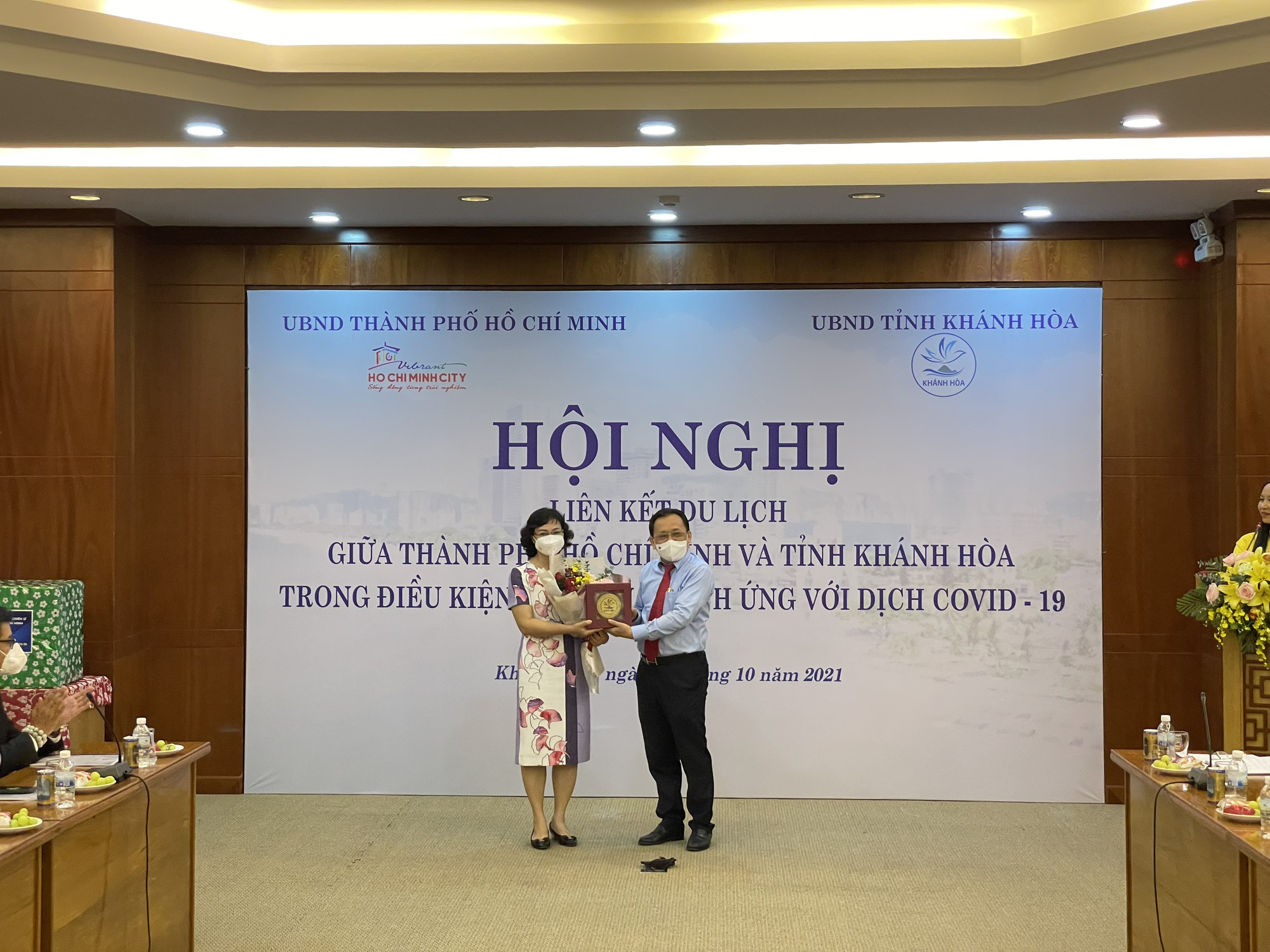 Thống nhất đưa kh&aacute;ch từ TP HCM đến Nha Trang từ ng&agrave;y 1-11 - Ảnh 1.