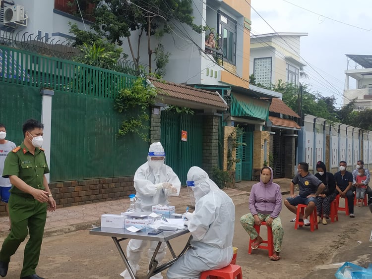 Đắk Lắk: Xuất hiện nhiều ổ dịch Covid-19 ngoài cộng đồng, ghi nhận số ca mắc kỷ lục