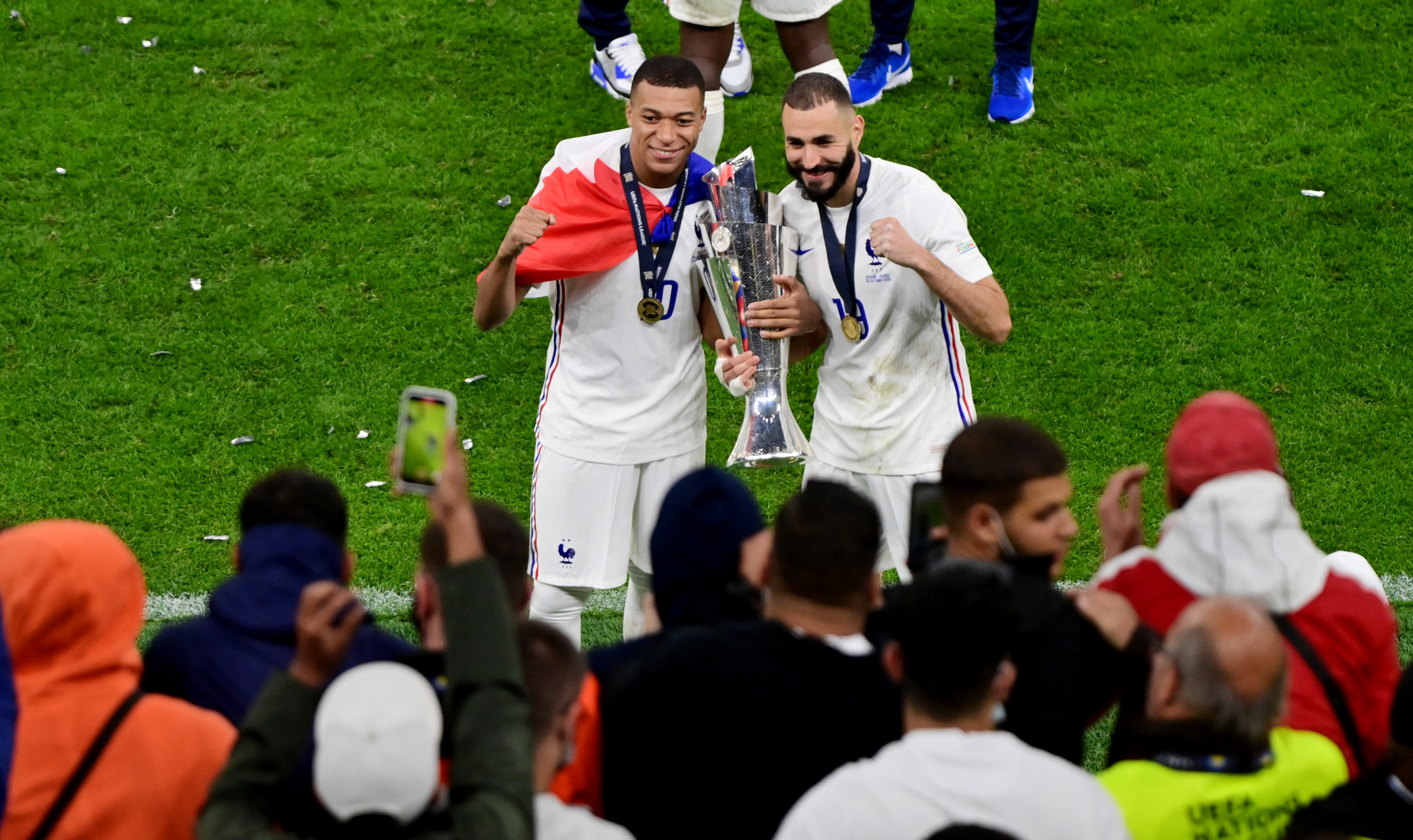 V&igrave; scandal clip sex, Karim Benzema nhận hung tin  - Ảnh 5.