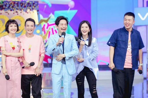 Showbiz H&agrave;n Quốc v&agrave; Trung Quốc cấm s&oacute;ng MC, nghệ sĩ c&oacute; vết nhơ - Ảnh 4.